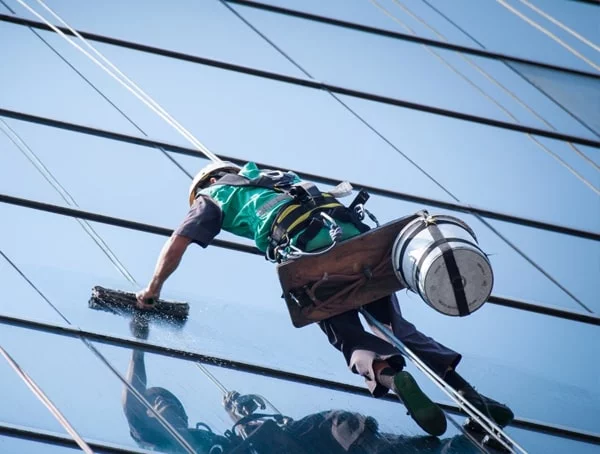 dis cephe temizligi firmalar tarafindan nasil yapilir